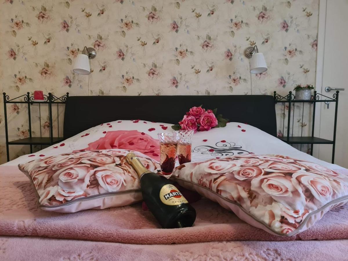 Bed and Breakfast La Rose Pelt Экстерьер фото